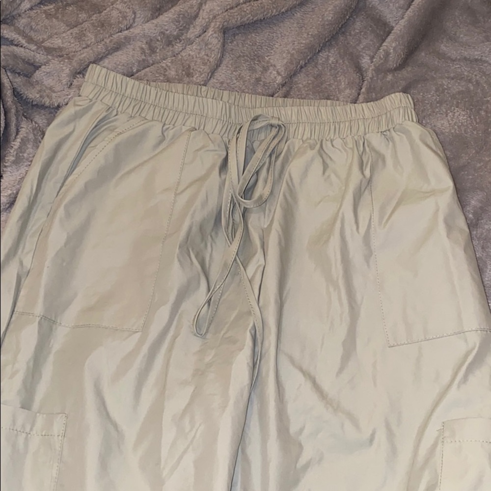 Light green track bottom